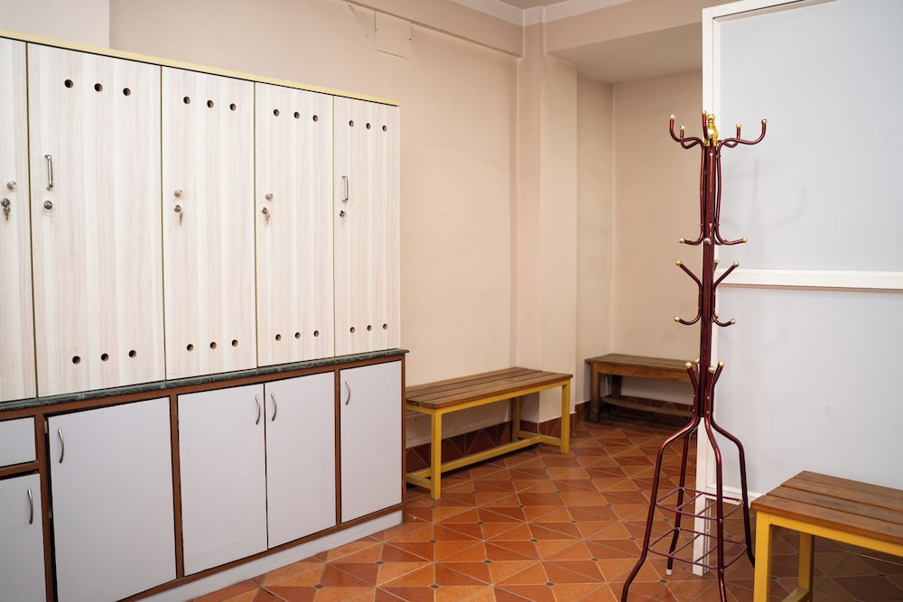 Aarya Wellness & Hostel