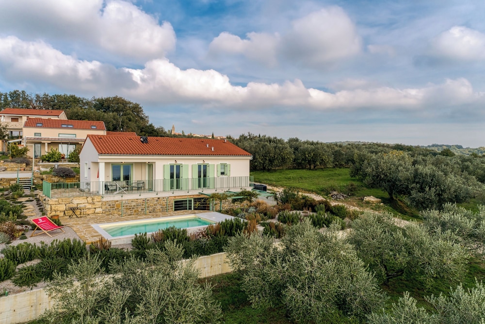 Villa Olivia with Sauna