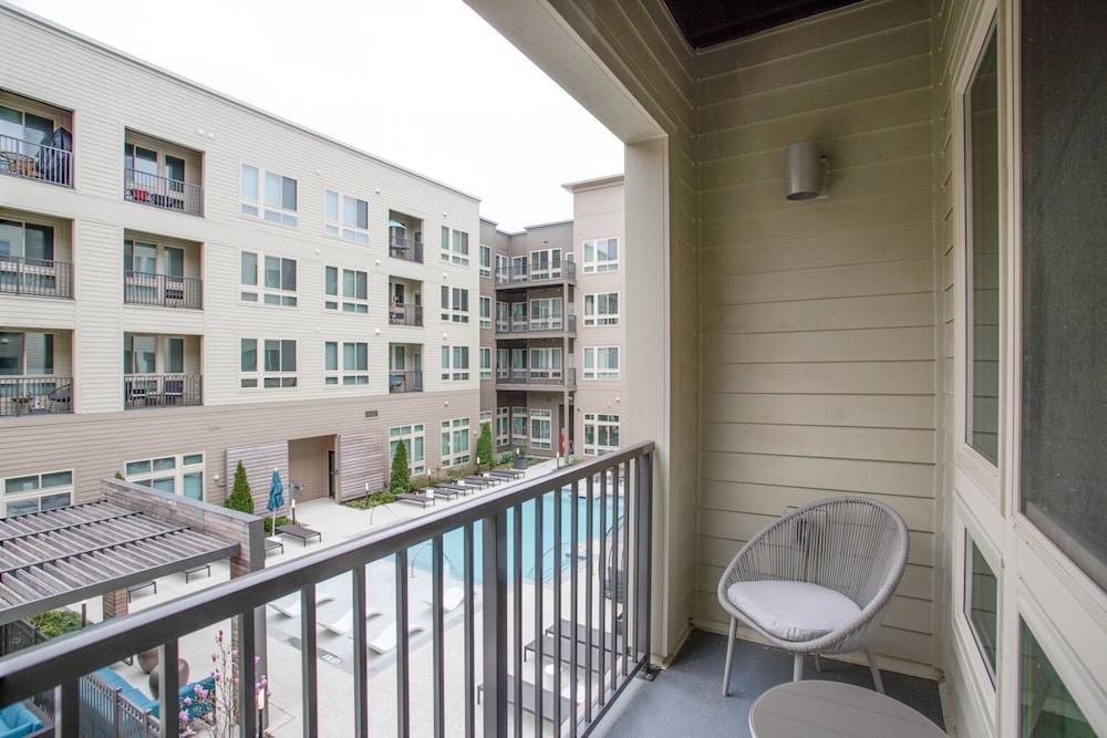 Fun & Comfort Await Alexandria Apartment