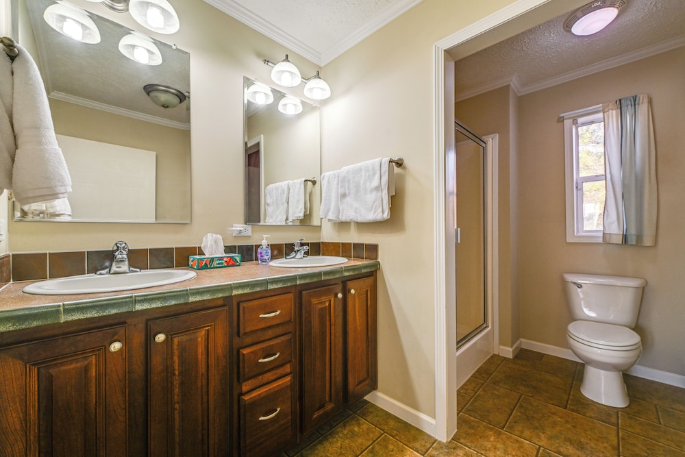 Walk to Ohio River: Golconda Home w/ Water Views!