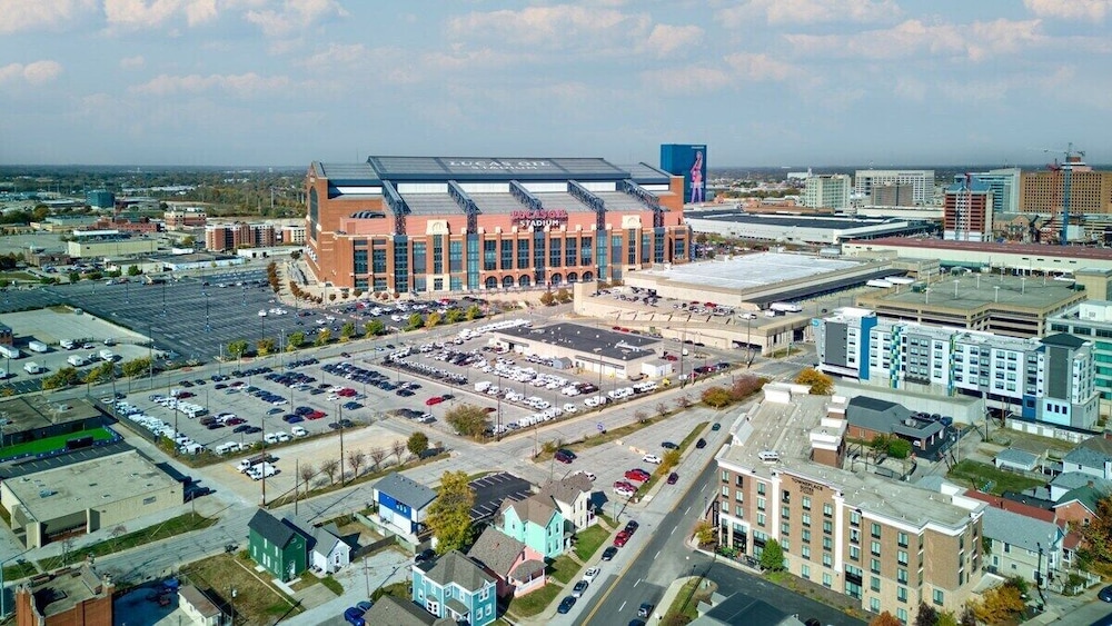 Indy Stadium Villas 702