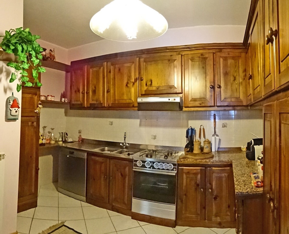 Holideal Villa Cinzia en Solofra — kitchen
