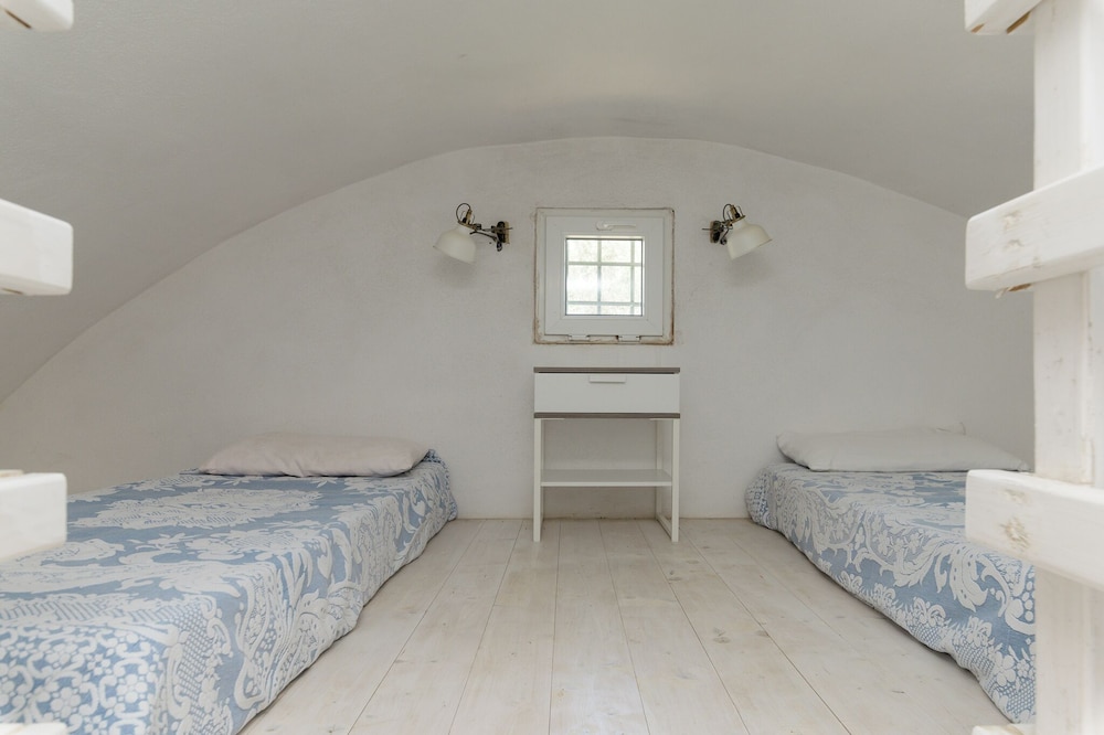 Trullo Mandorlo by Wonderful Italy