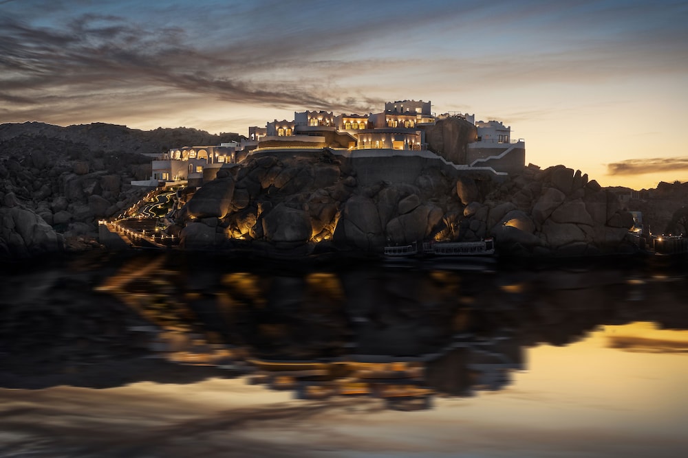 Hotel Benben By Dhara Hotels - Image 1