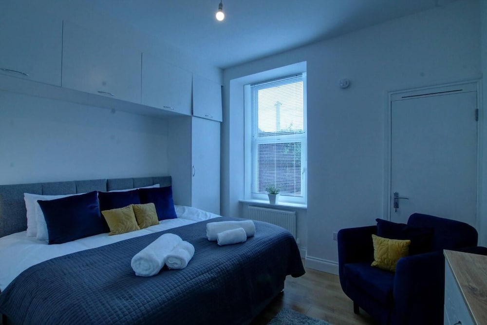 Luxury 1-bedroom Apartment - Central Dundee view 3