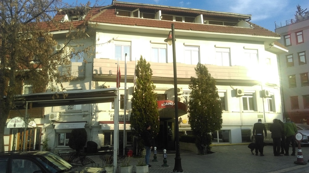 Adapalas Hotel