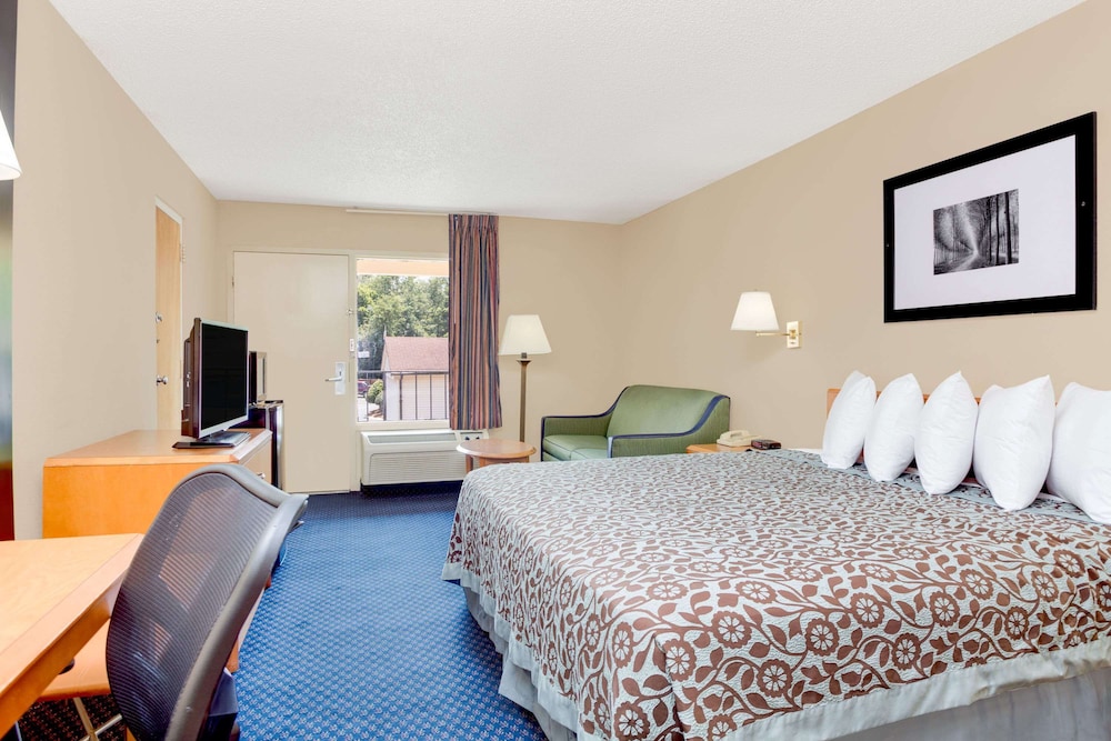 Americas Best Value Inn Aiken view 3