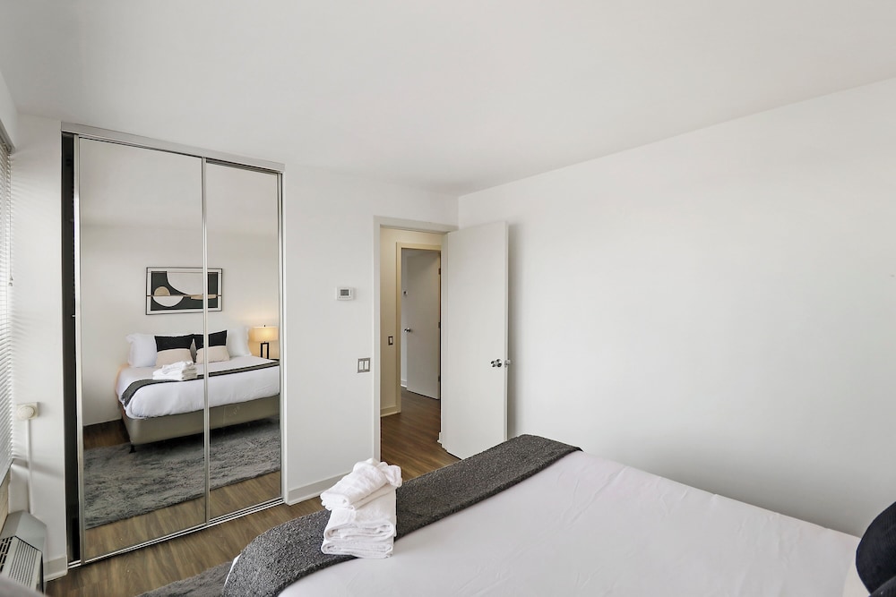 2BR Apt in Hyde Park - Algonquin 8E