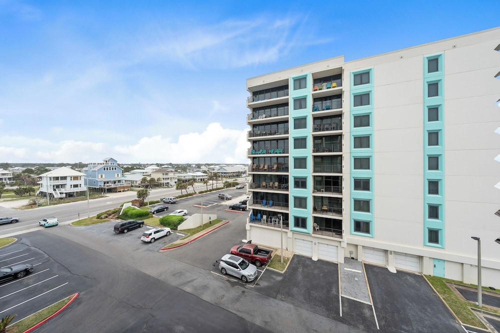 Island Winds West 471
