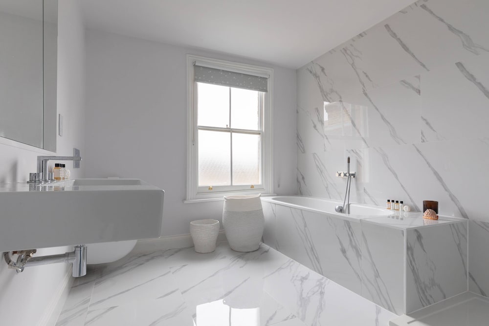 Radipole Road IV by Onefinestay