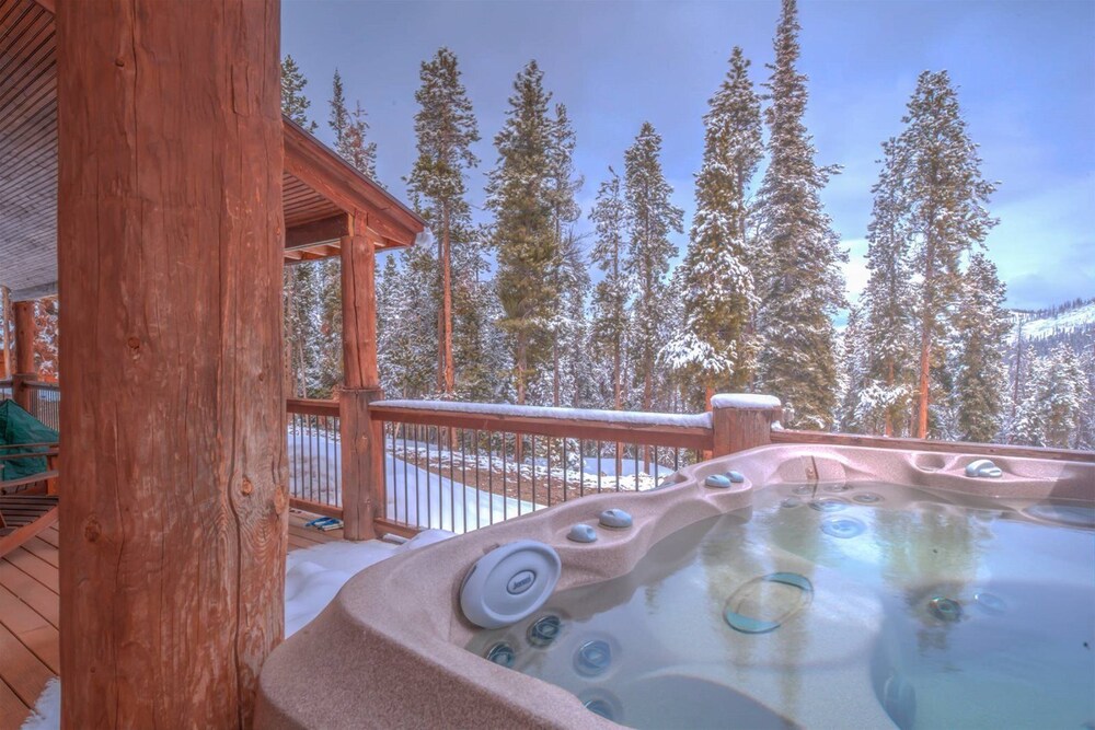 Luxury 5 Bedroom Pet-friendly Home in Breckenridge - 2 Miles to Main Street