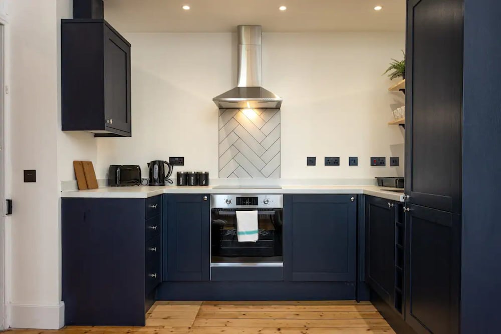 Brand New 1 Bedroom Apartment Right Beside Arthur's Seat view 4