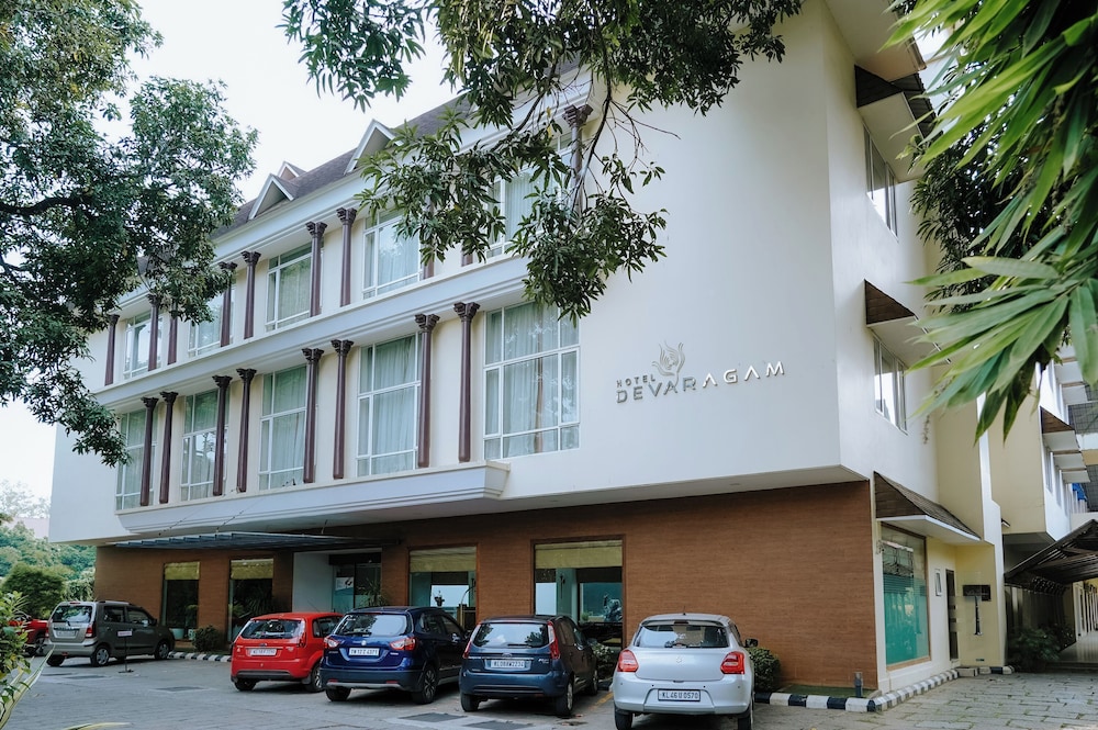 Hotel Devaragam