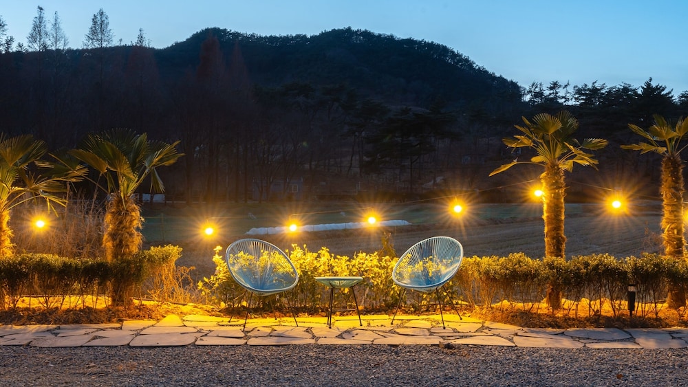 Goseong Hoostay Caravan Pension