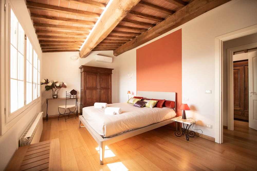 Villa Luna Luxury with swimming pool view 2