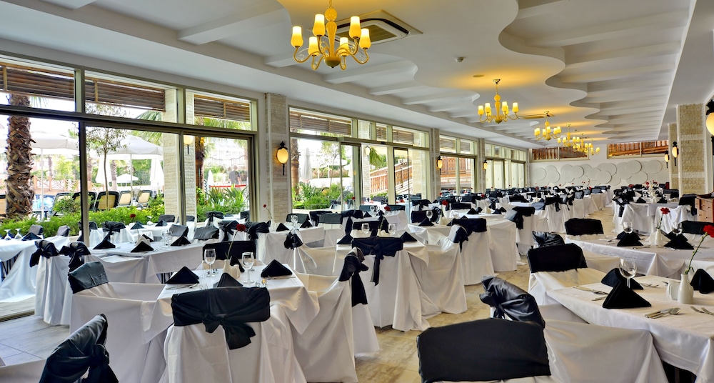 Side Crown Palace Ultra All Inclusive