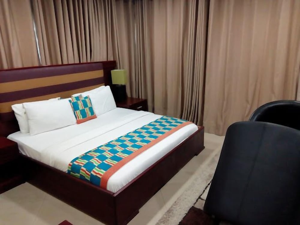 La Campagne Tropicana Beach Resort