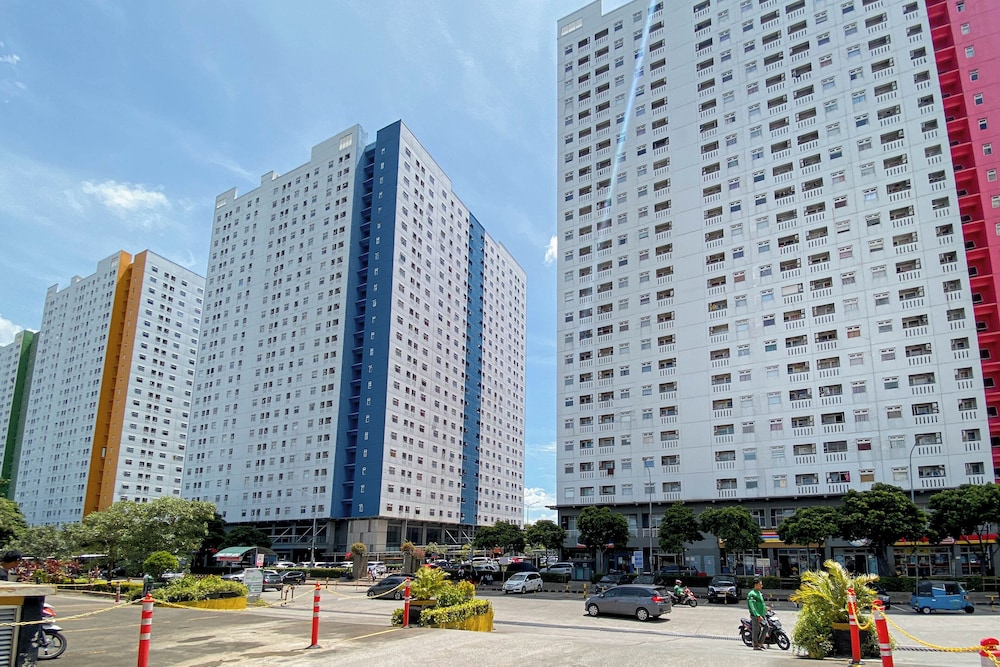 Best 2BR Green Pramuka City Apartment near Shopping Center