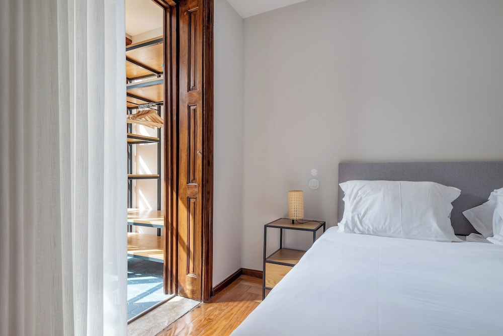 Rivol3 · Stunning 1BR w/ Private Terrace