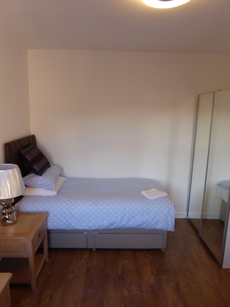 Sunninghill Apartment