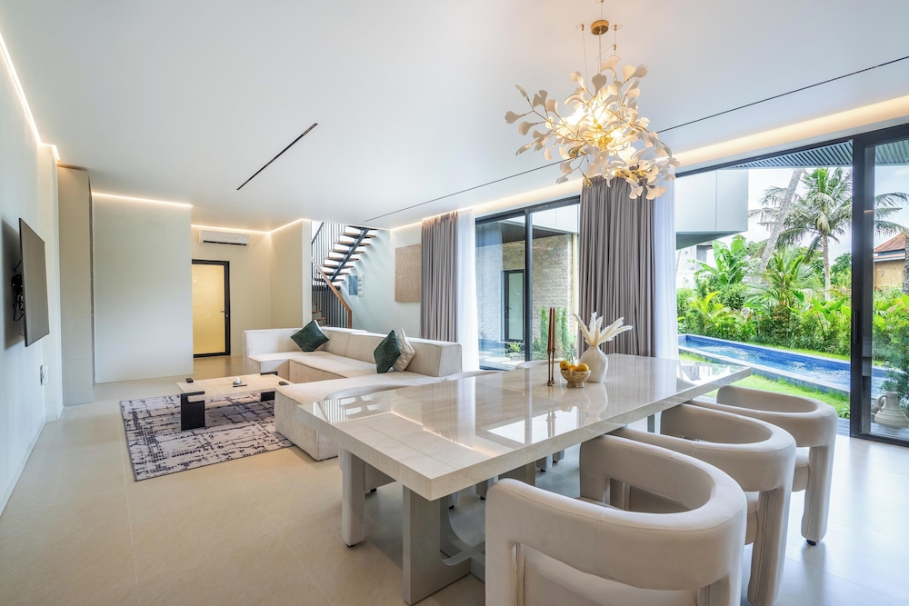 Hidden City Ubud - Modern Villas & Townhouses with Private Pools, Nature Views and Wellness Access