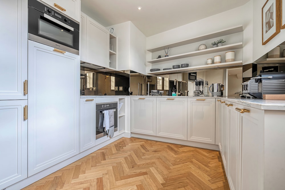 Luxury flats near Big Ben and London Eye