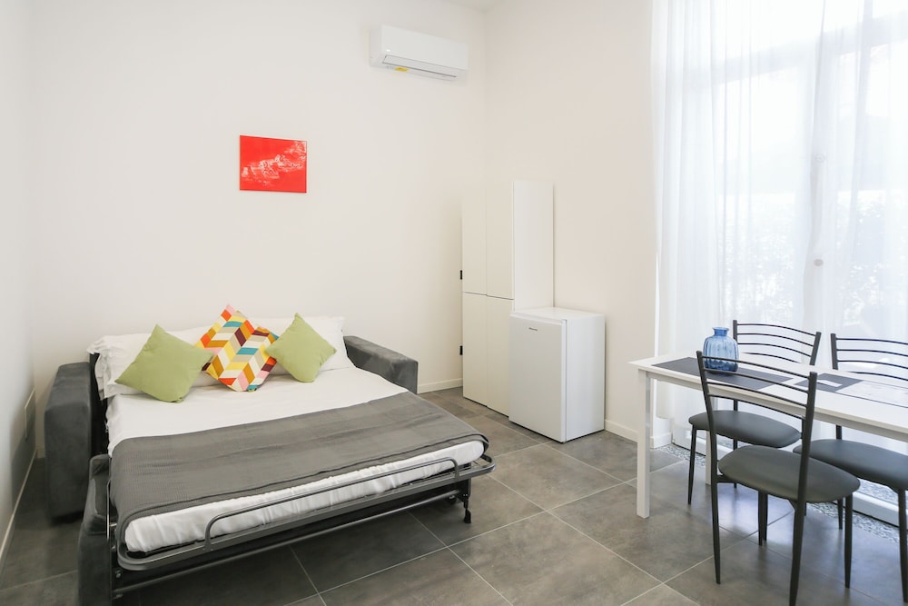 KHL apartments