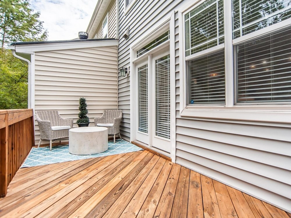 Altha - Elegant Townhome Minutes From Downtown
