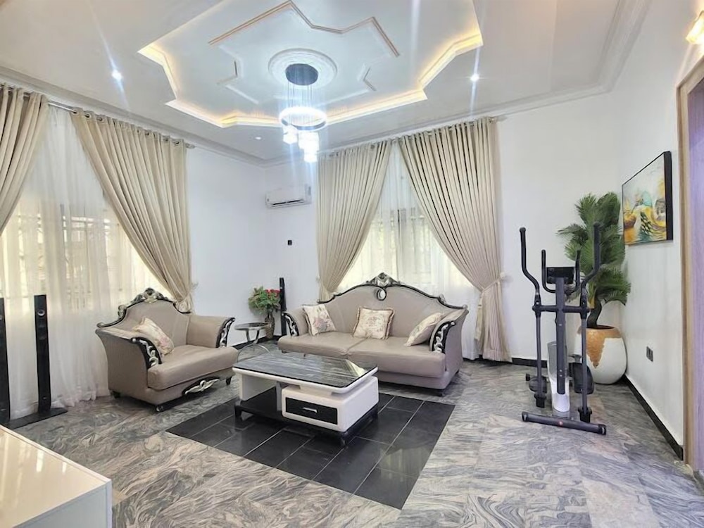All Smiles Luxury Apartment