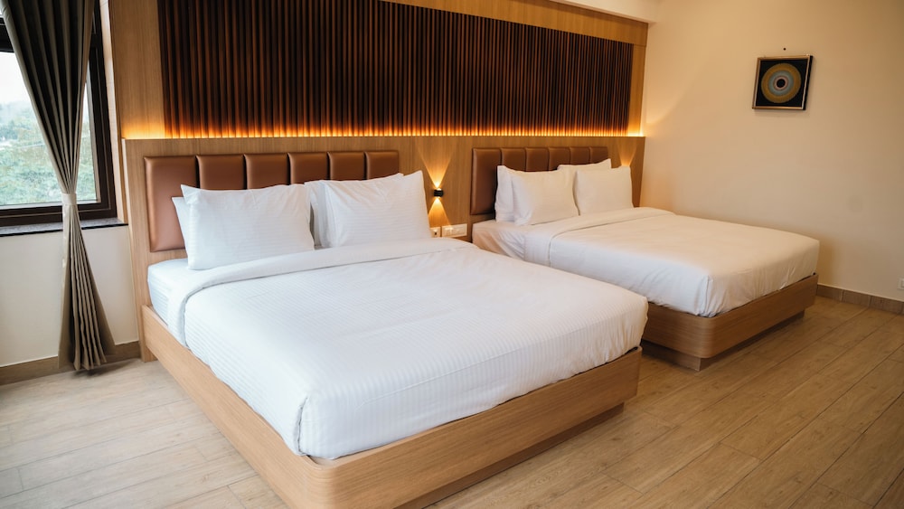 Hotel M7 Plaza