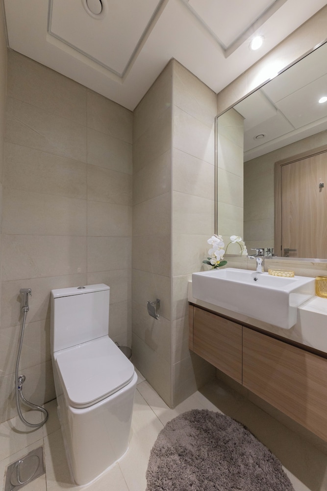 Bright and cozy studio in Azizi Riviera