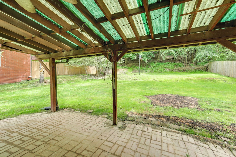 Penn Hills Home  11 Mi to Pittsburgh - Property Image 3