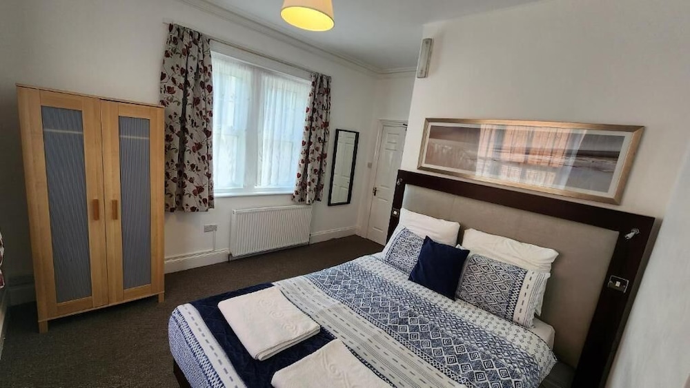 Gatwick Castle B&B