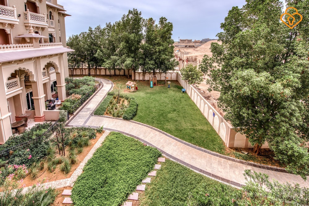 Grandeur Residence 1/bed Apt.