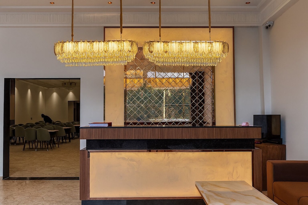 Hotel Grand Shalimar by JMD Group