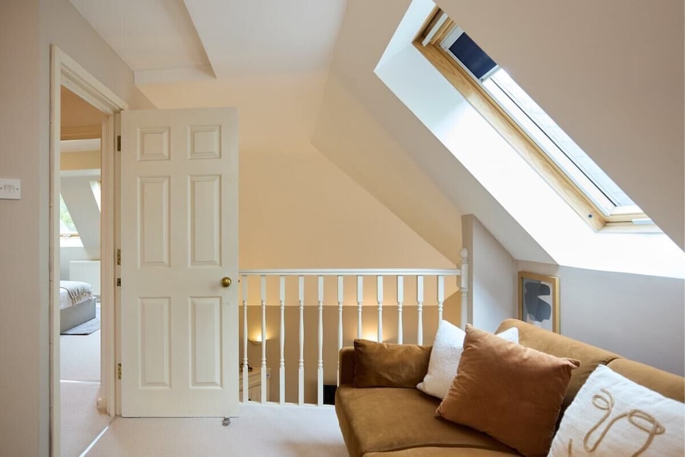 Chiswick Views & Space Elegant 3bdr Duplex With Parking