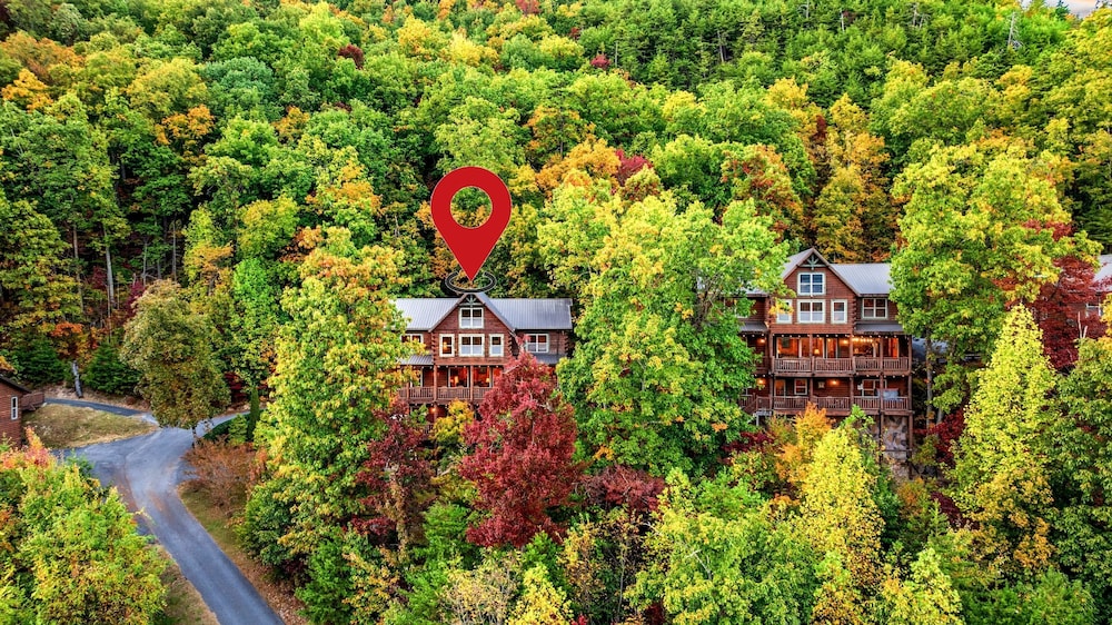 A View for All Seasons Luxe Smoky Mountain Cabin With Hot Tubs Game Room