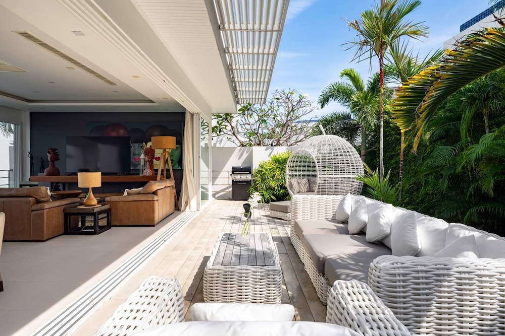 Luxury Sea View Pool Villa L at Unique Residences