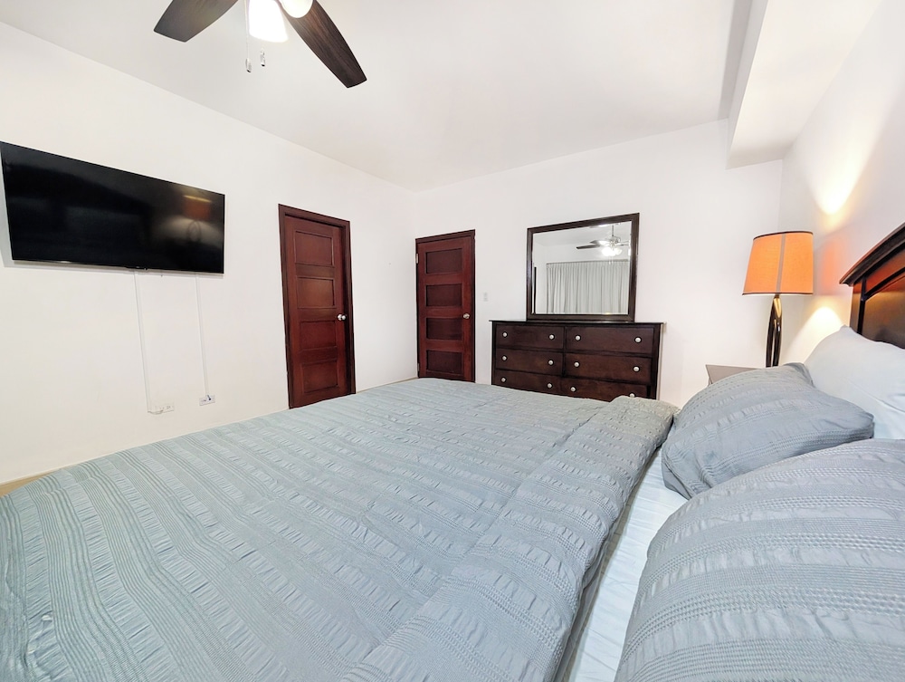 YC 1701l Apartamento 2 BDR Av Balboa