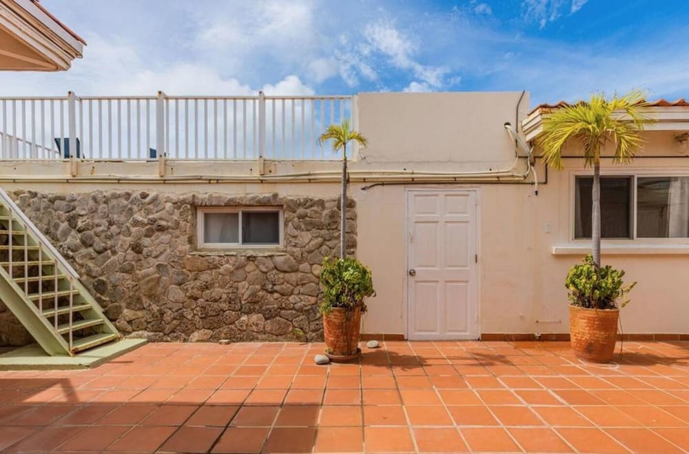 Villa Allegra Family Vacation Home w Pool BBQ