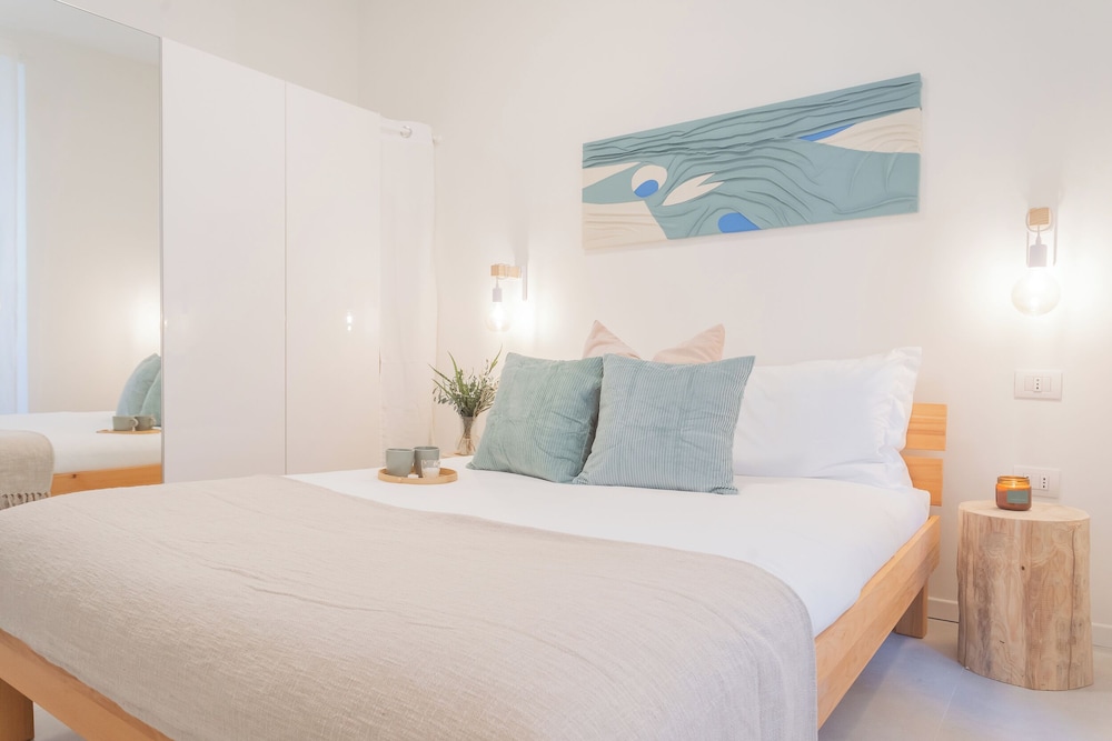 Enchanted Como Lake - City Apartment 2 by Rent all Como