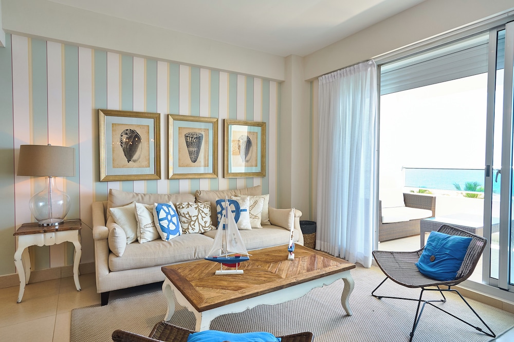 Beachfront Condos Las Olas Sleeps 6