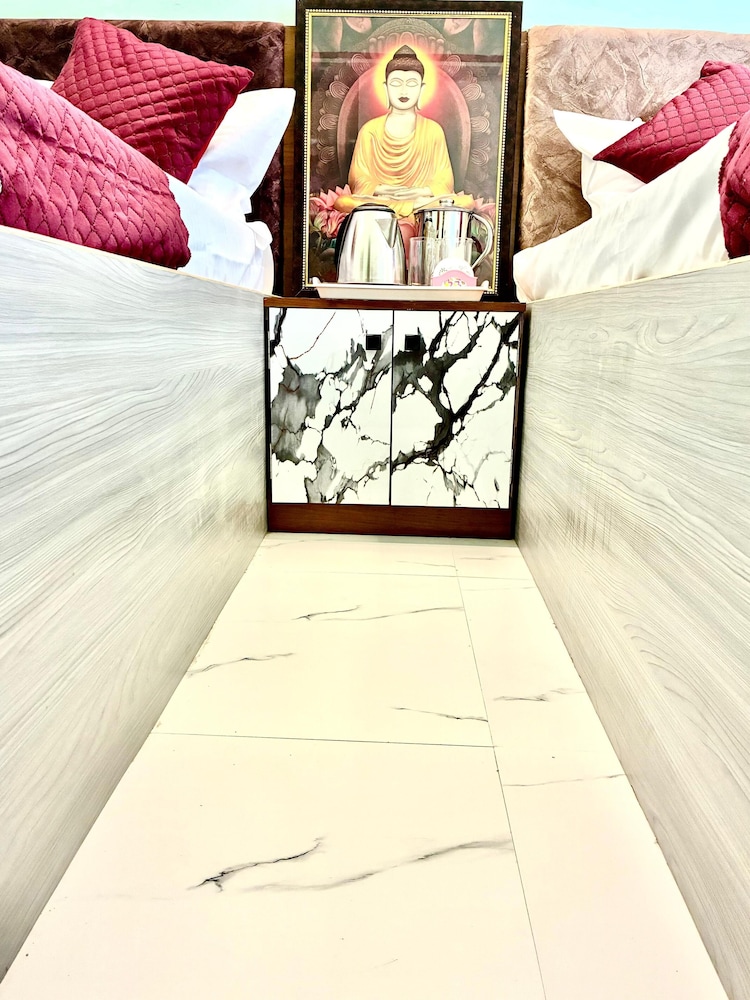 Atharv hotel