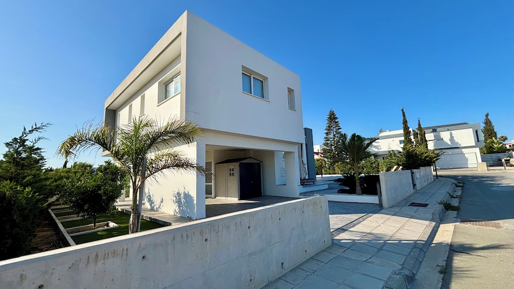 Sunrise Villa PrivatePool by TrulyCyprus