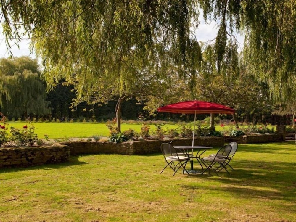Oxford Vacations - Cherbridge Lodges Riverside Lodges Short Lets - Property Image 12