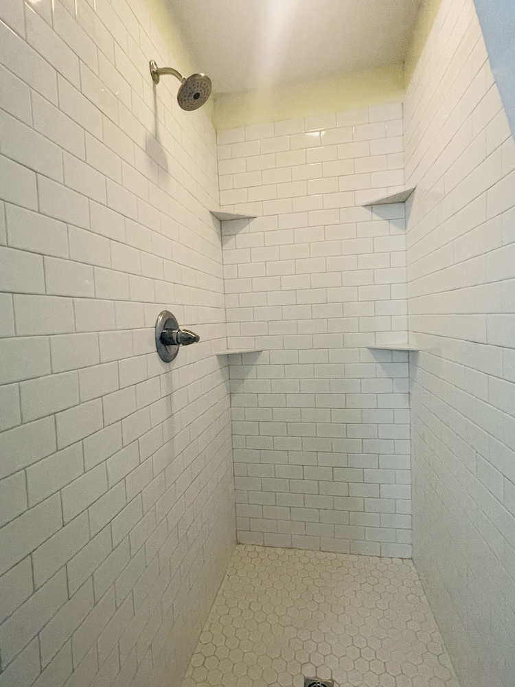 Columbus Vacations - Rothschild-Pound House Inn - Property Image 14