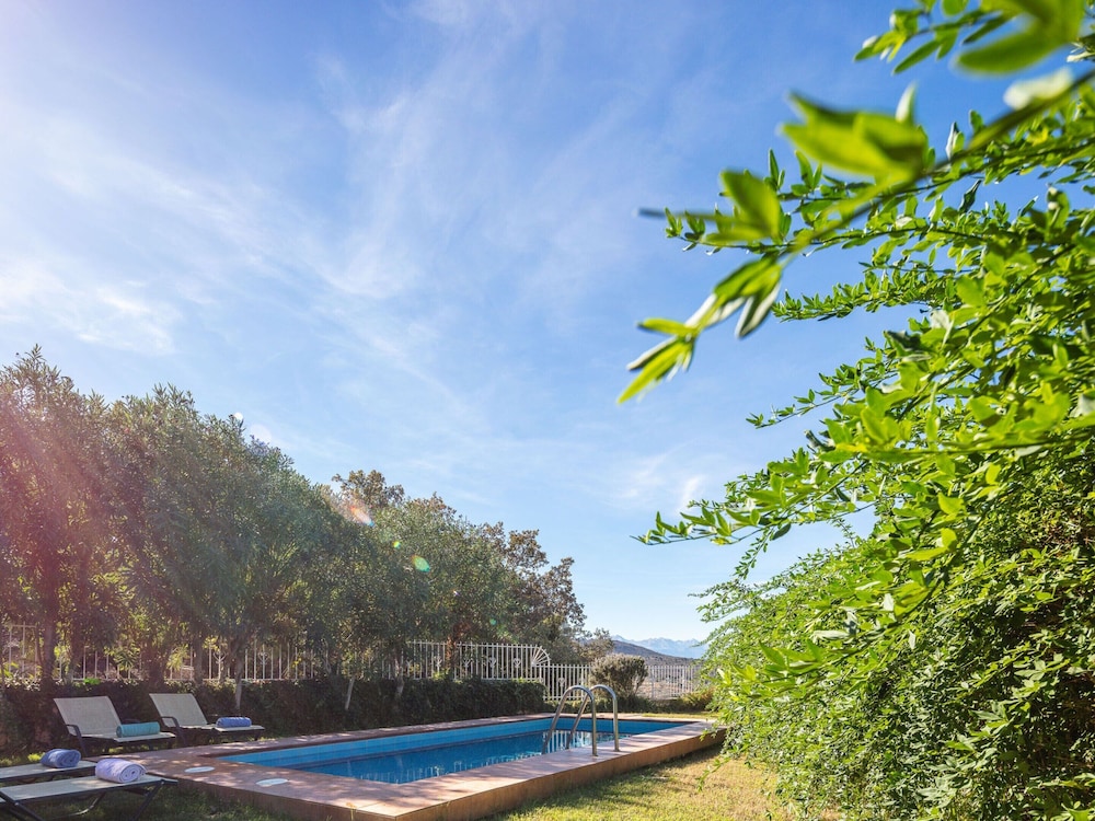 Villa in Prines With White Mountains View