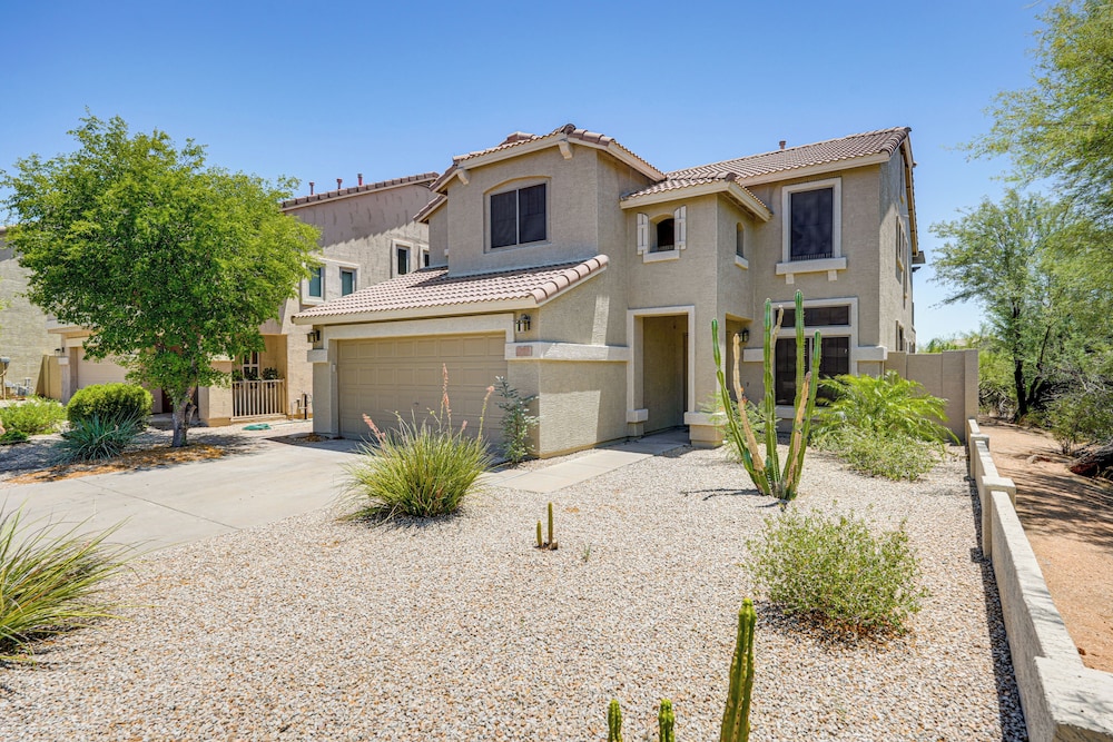 Spacious Family Oasis in Cave Creek!