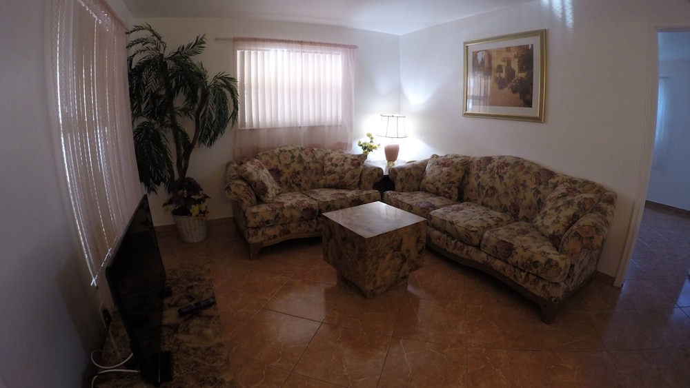 Lago Mar Motel and Apartments