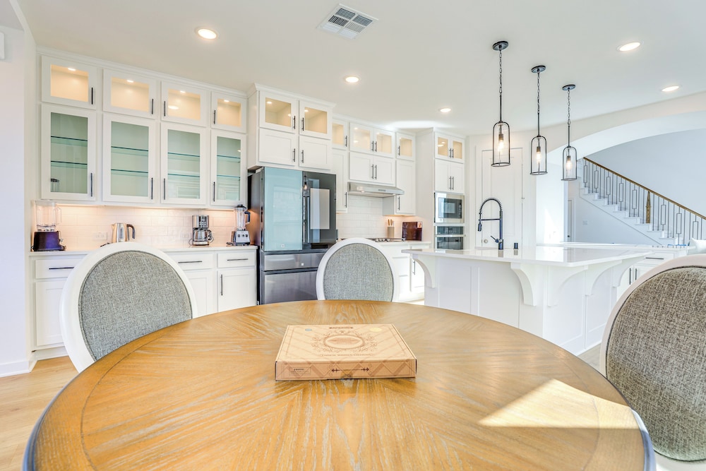 Patio & Fenced Yard: Quiet Home in Katy!